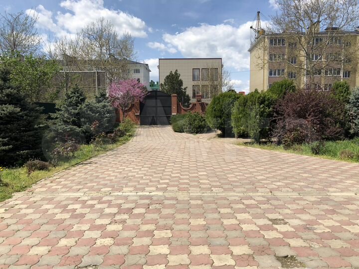 Дом 380 м² на участке 8 сот.