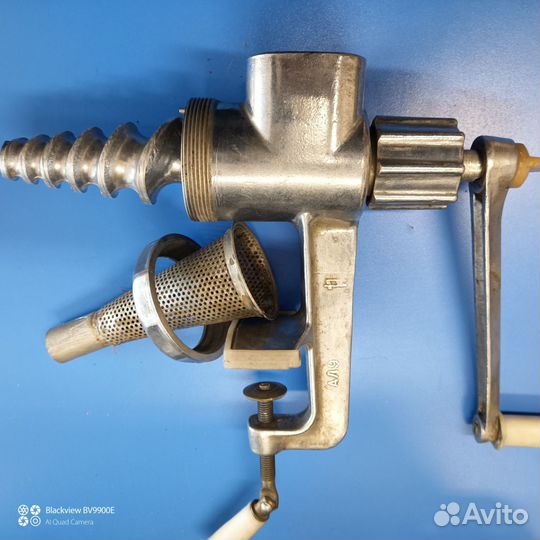 Механическая соковыжималка