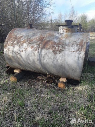 Емкость металлическая б/у