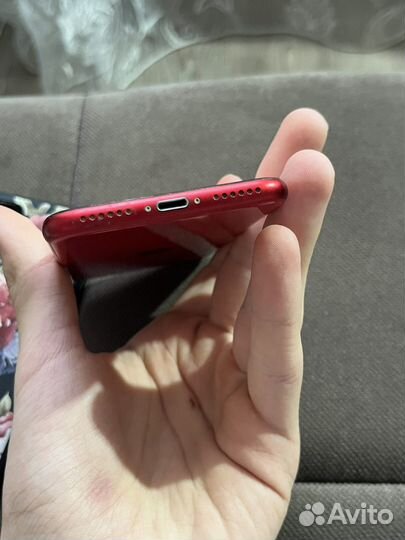 Телефон iPhone se 2020 64 gb