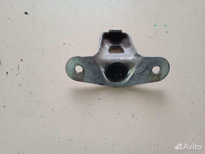 Защёлка замка багажника Mercedes w123 мерседес 123