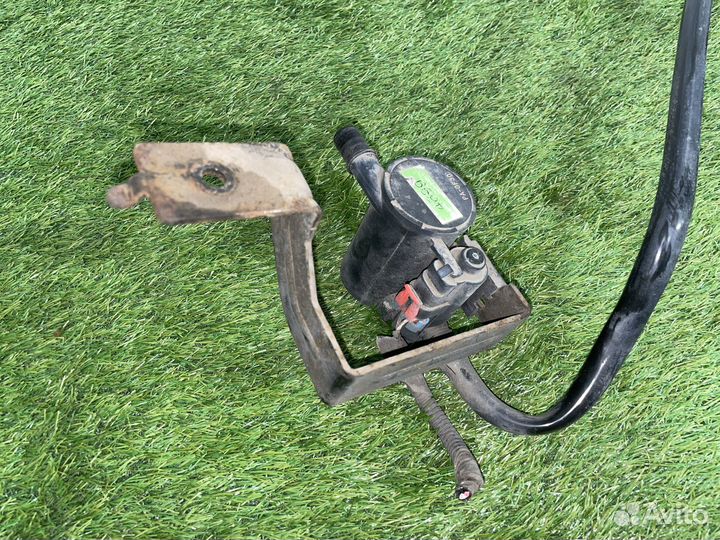 Адсорбер Cadillac Escalade GMT900