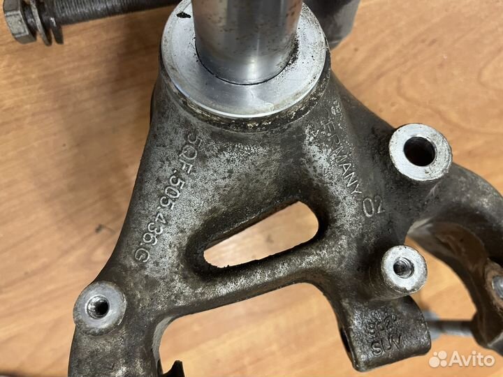 Поротный кулак 5QF505434C