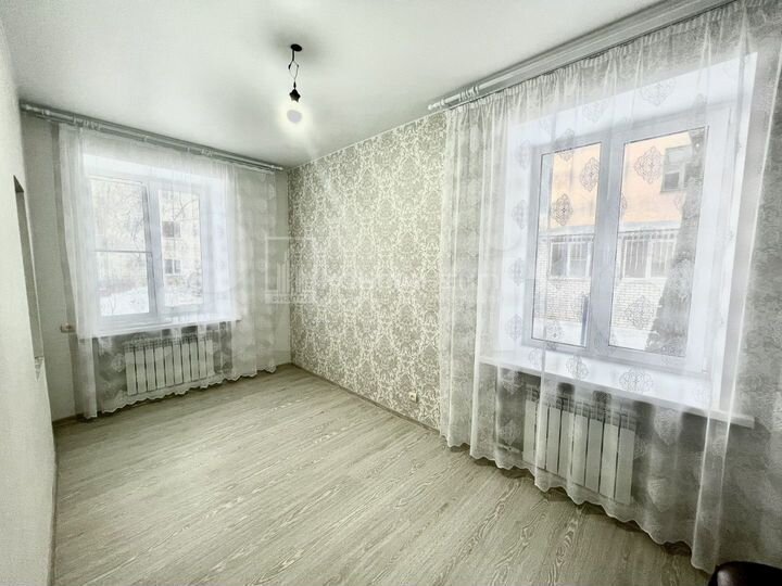 2-к. квартира, 40 м², 1/2 эт.