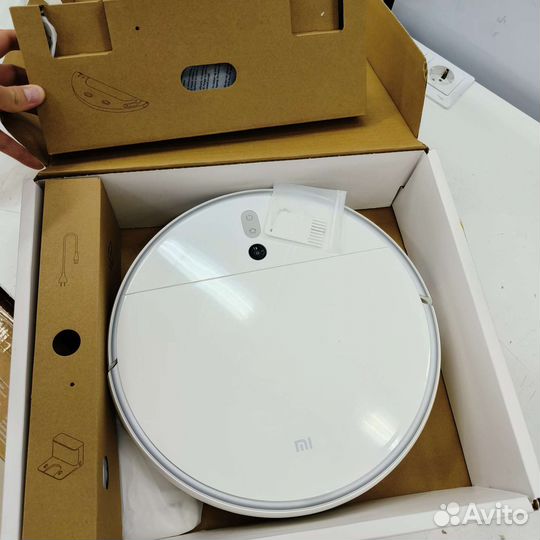Робот пылесос xiaomi (новый )