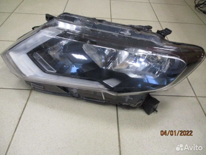 Фара левая Nissan X-Trail