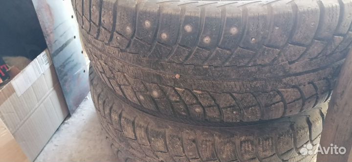 Gislaved Frost 225/60 R16 102