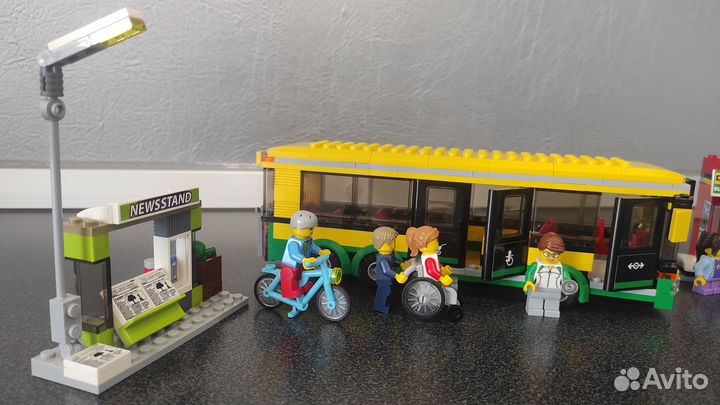 Lego City Конструктор Автобусная остановка 60154