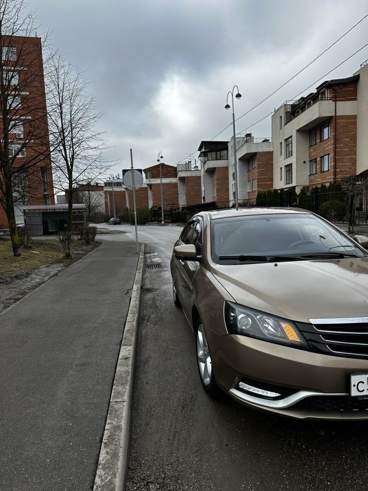 Geely Emgrand EC7: фото владельца