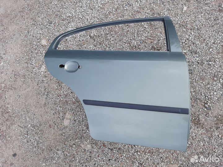 Дверь задняя правая Skoda Octavia A4