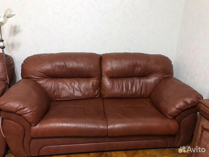 Кожанное кресло