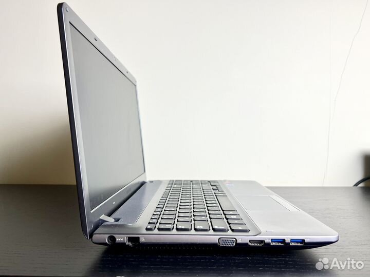 Идеальный ноутбук Samsung: 4 ядра/8гб озу/SSD