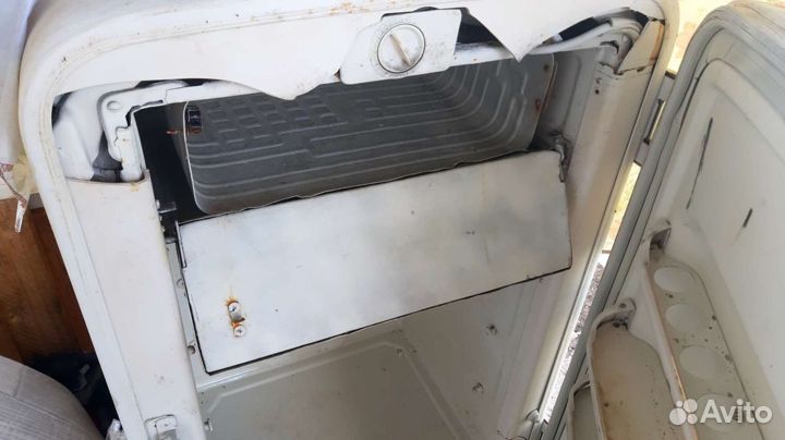 Ретро Холодильник Мир