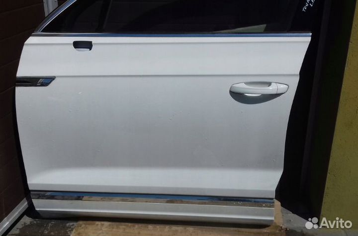 Дверь левая передняя VW touareg 3 краска: LC9A