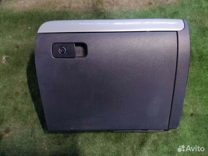 Бардачок Volkswagen jetta 6