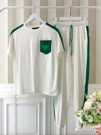 Спортивный костюм женский