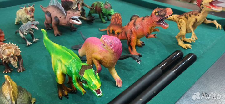 Динозавры игрушки