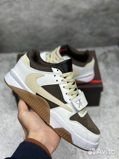 Кроссовки Nike air Jordan Tracis scott коричневые