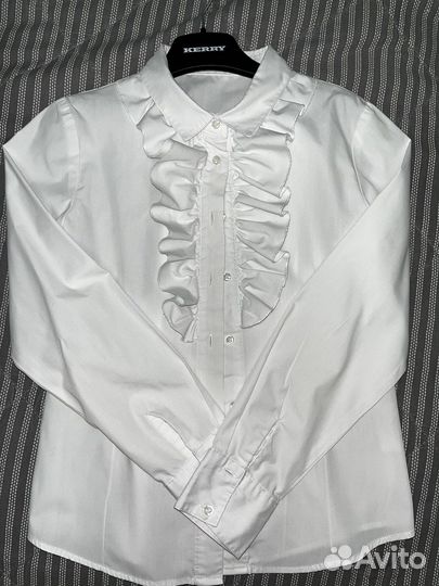 Блузки на девочку р 140-146