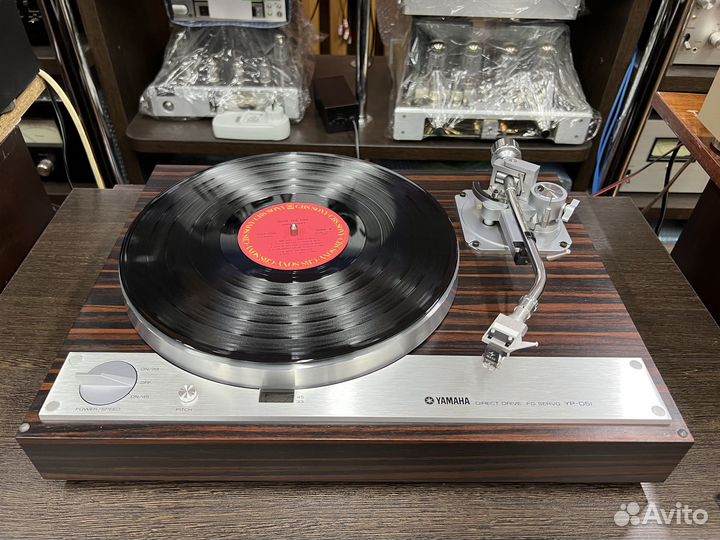 Проигрыватель винила Yamaha YP-D51