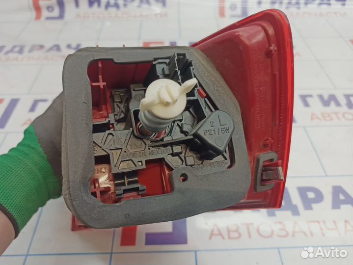 Фонарь задний наружный левый Volkswagen Jetta (A6) 5C6945095E