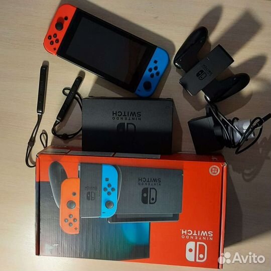 Продам игровую приставку nintendo switch