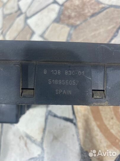 Блок предохранителей Bmw 530I седан 3.0 (N52B30AF)