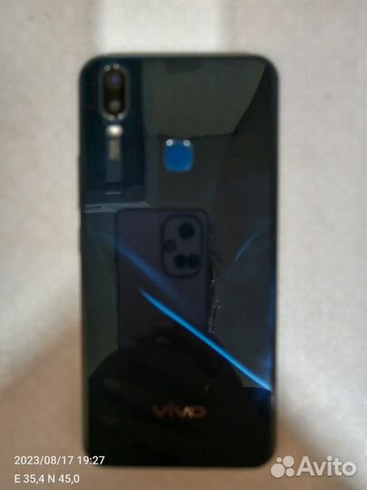 Продам смартфон vivo1906