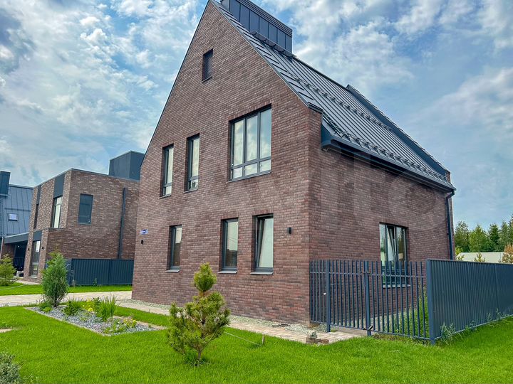 Коттедж 140 м² на участке 8 сот.