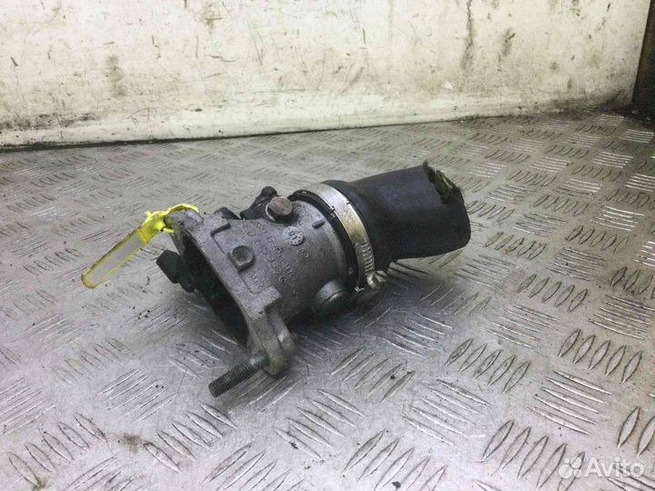 Заслонка дроссельная Ауди А4 8e0145950c Ake