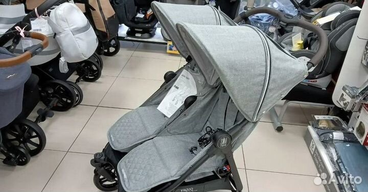 Прогулочная коляска для двойни Valcobaby Slim Twin