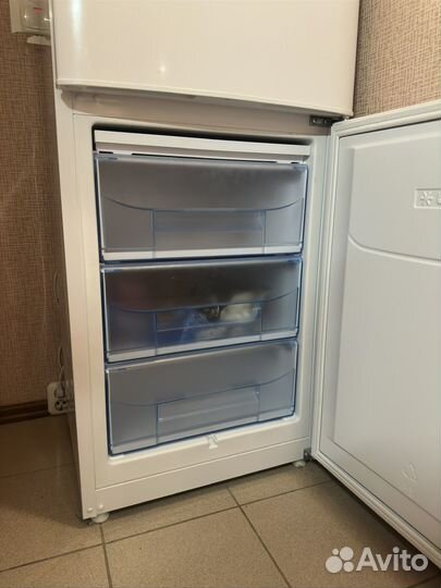 Холодильник с морозильником Pozis RK-149 белый