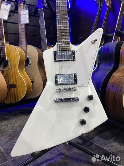 Электрогитара Explorer + Комбик 10вт