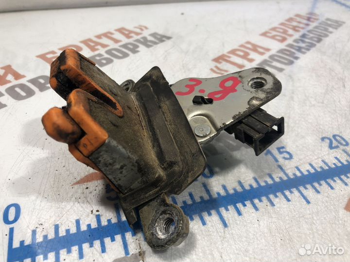 Шкода Фабия Замок крышки багажника