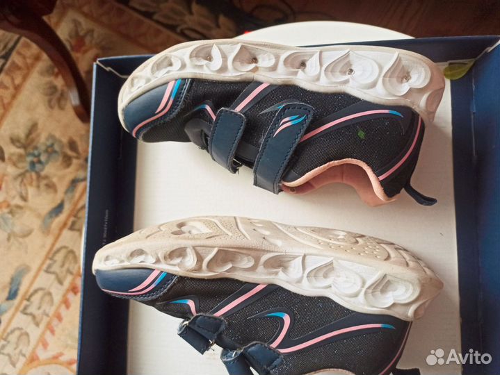 Кроссовки детские