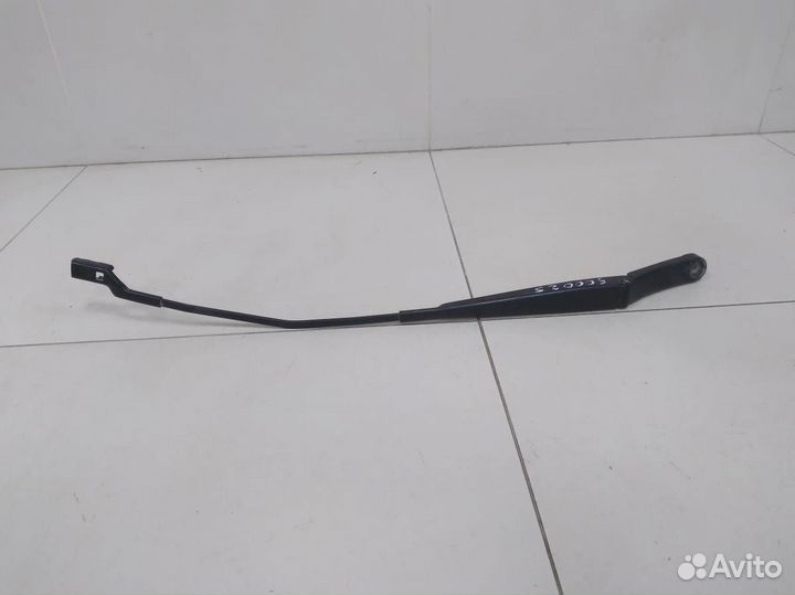 Поводок стеклоочистителя передний правый Skoda Rap