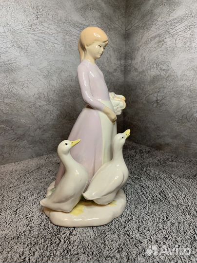 Фарфоровые статуэтки