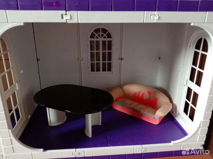 Большой кукольный домик