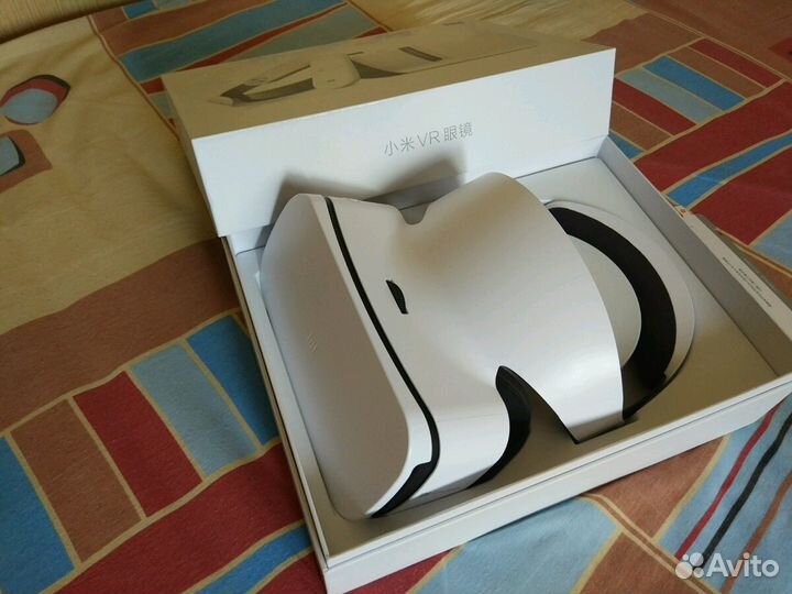 Xiaomi Mi VR - очки виртуальной реальности