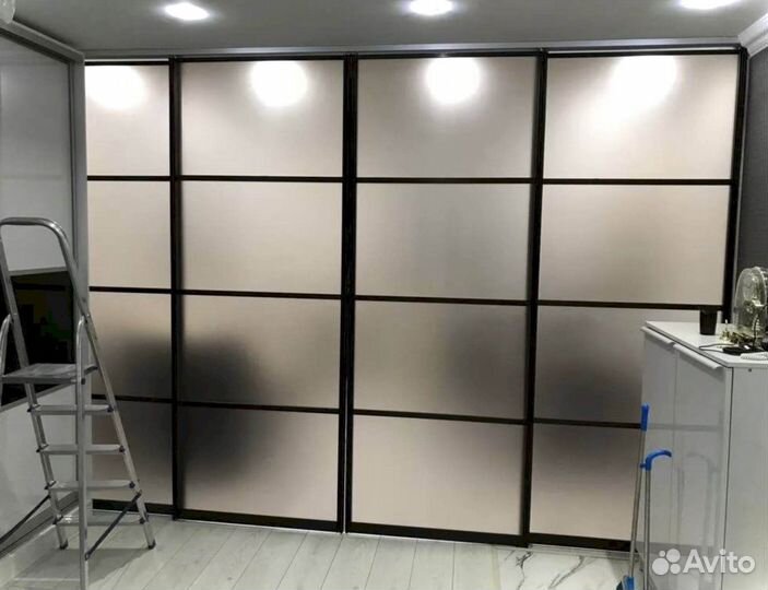 Стеклянная перегородка