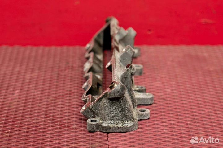 Коллектор впускной левый Toyota Land Cruiser 200