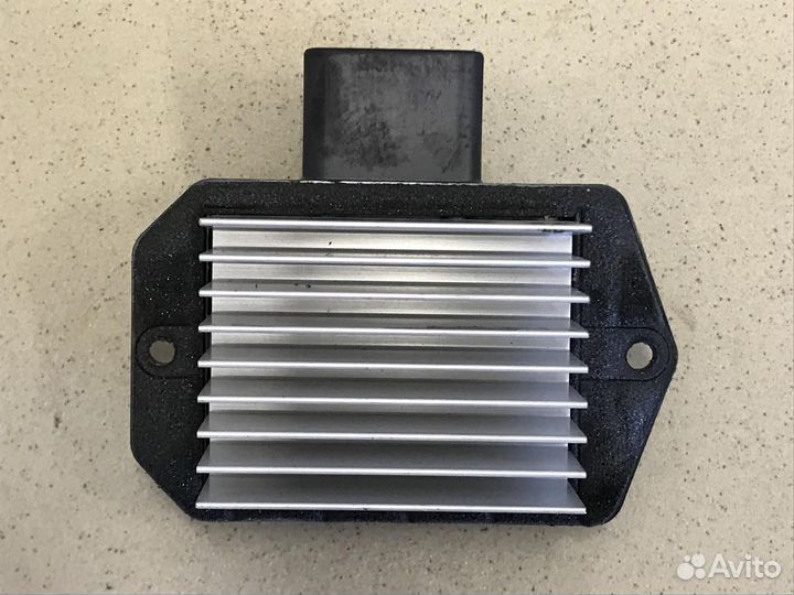 Резистор отопителя Fortuner 2015