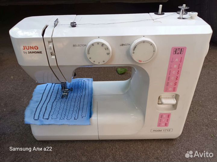 Швейная машина Janome 1715
