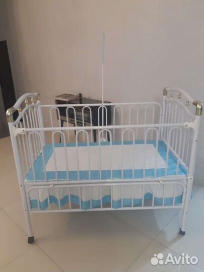 Детская кровать с бортиками