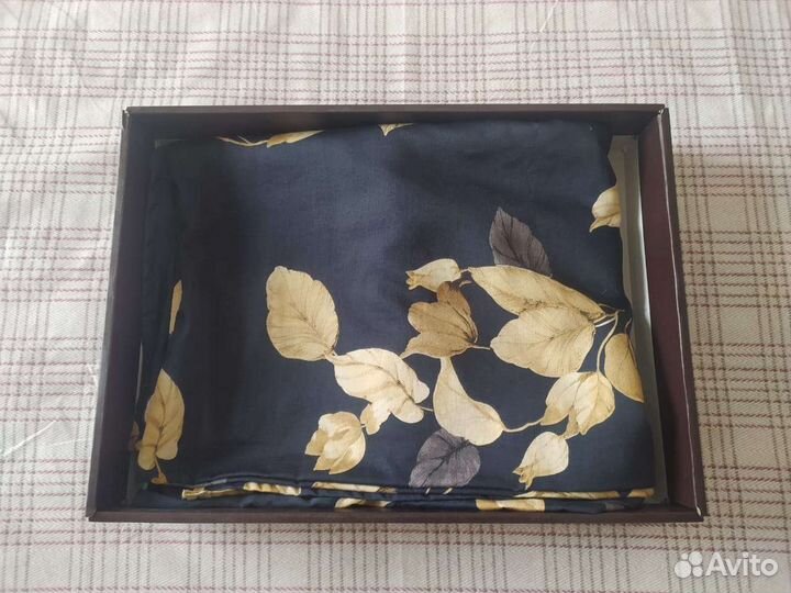 Две простыни 270х270, Сатин, Новое, Евро