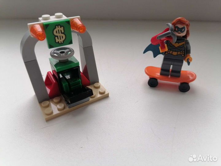 Lego Super Heroes 76180 и The Batman Movie 70902