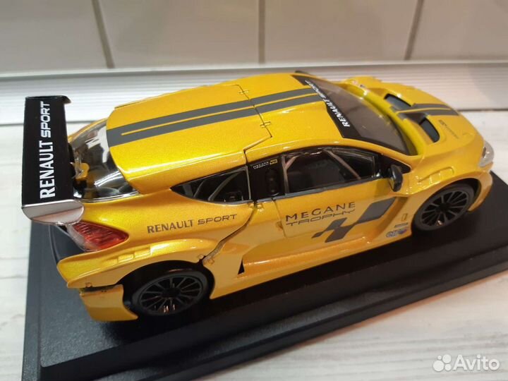 Модель Renault Megan Trophy 1:24