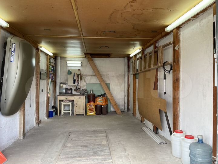 Гараж, > 30 м²