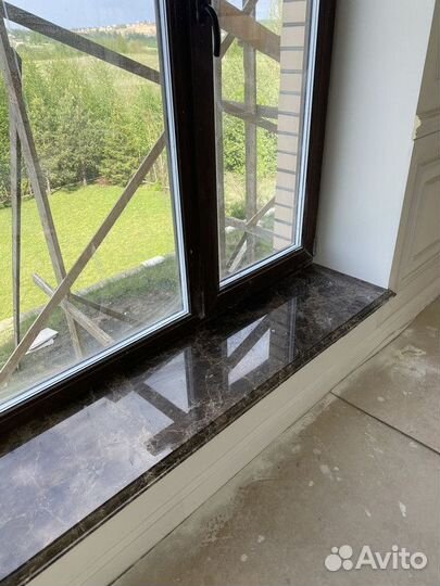 Подоконник из камня