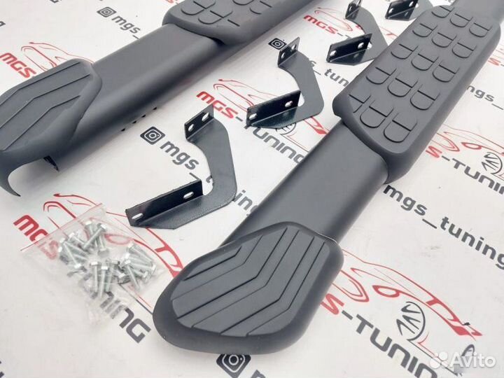 Пороги на Toyota Tundra Crew Max Black 2006+